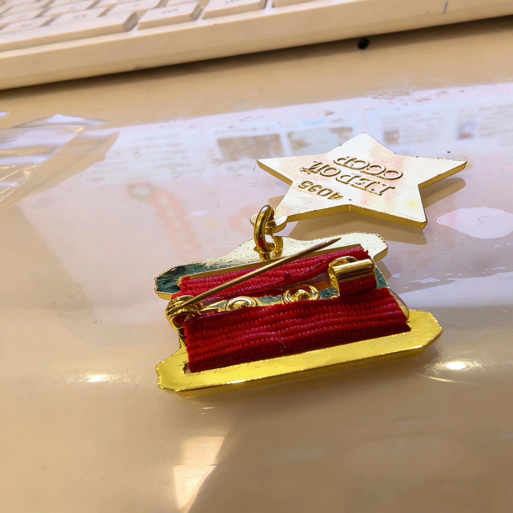 Replica Soviet Gold Star Medals Souvenir - Hero of USSR & Socialist Labor Collectible Badge