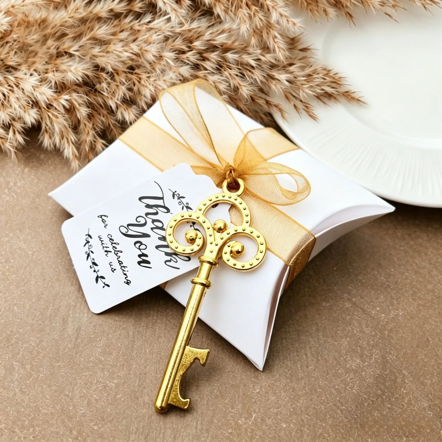 Wedding Souvenirs Gifts for Guests Key Beer Bottle Opener Keyring/Keychain Custom Wedding Favors Gifts Rustic Party Souvenirs