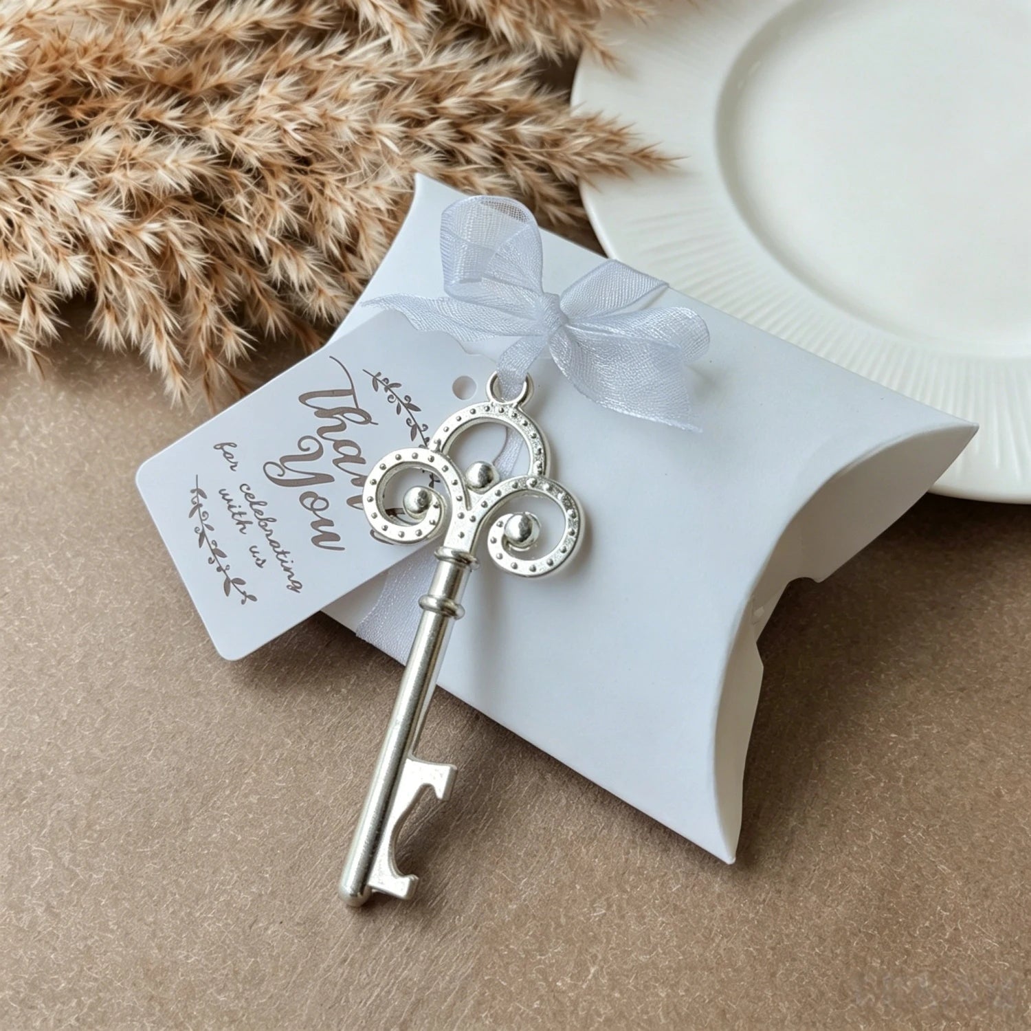 Wedding Souvenirs Gifts for Guests Key Beer Bottle Opener Keyring/Keychain Custom Wedding Favors Gifts Rustic Party Souvenirs